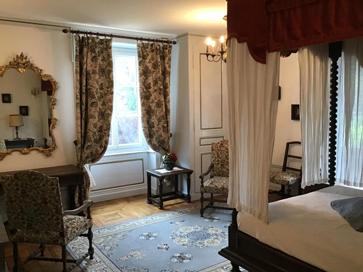 Chateau De La Chapelle Des Bois Fleurie Esterno foto
