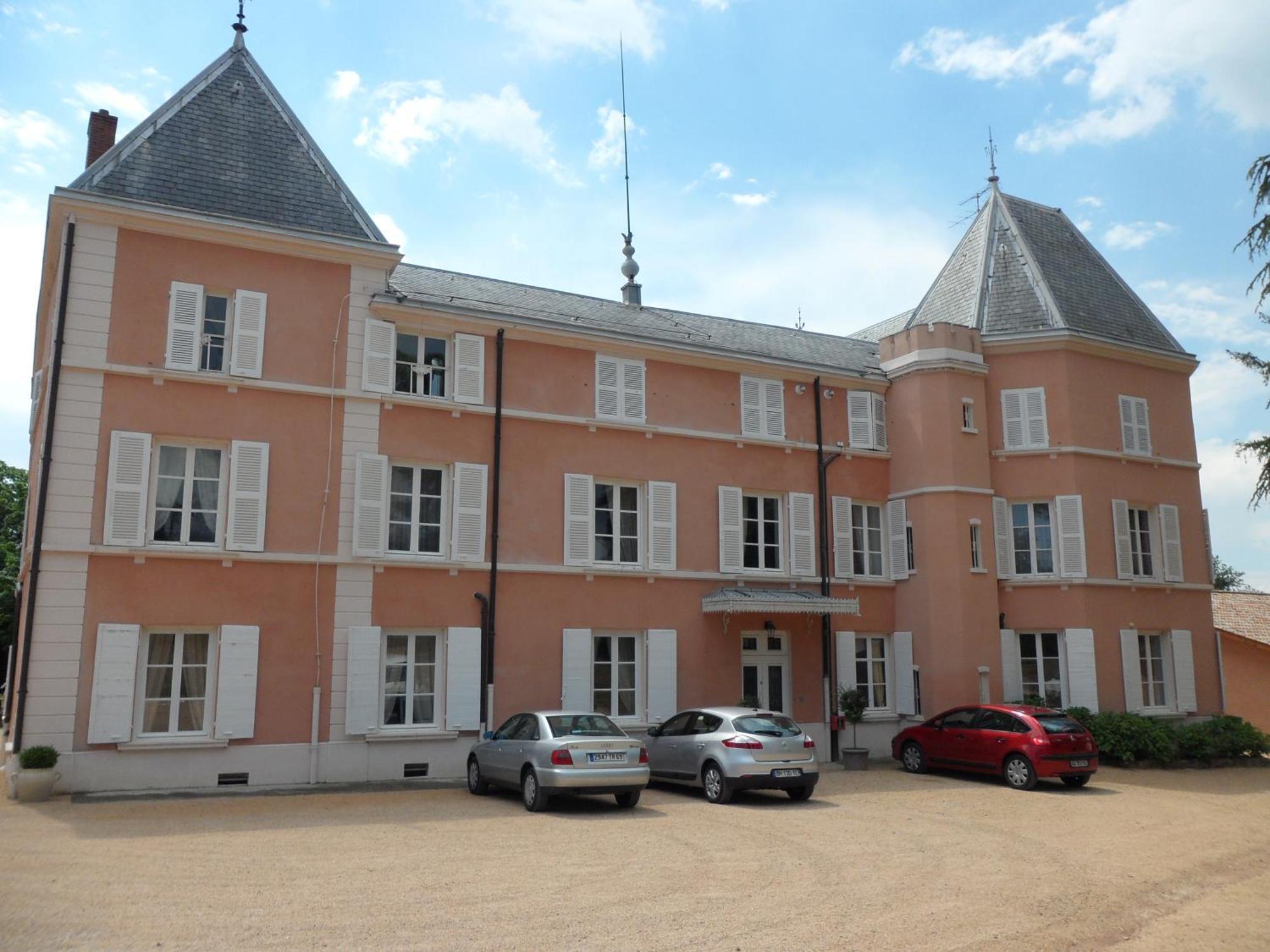 Chateau De La Chapelle Des Bois Fleurie Esterno foto