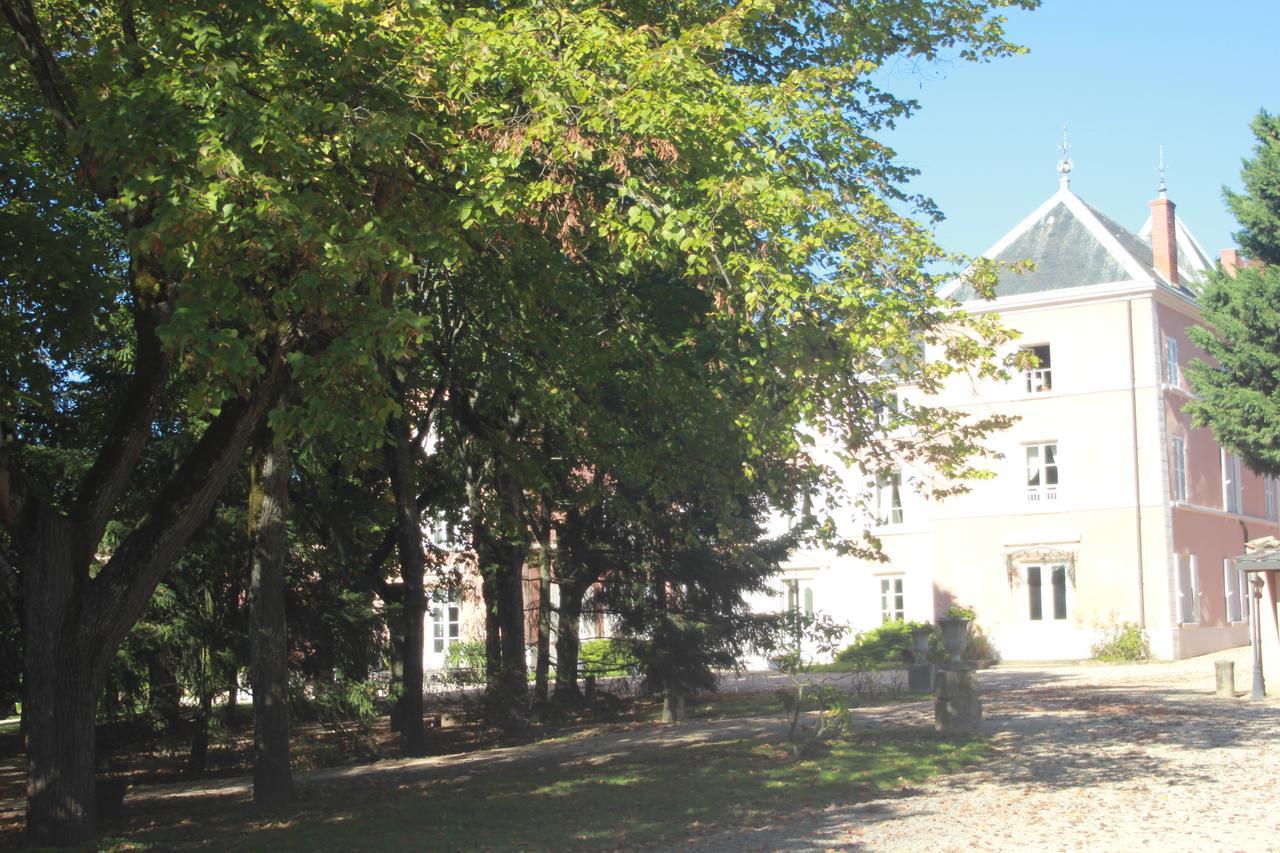 Chateau De La Chapelle Des Bois Fleurie Esterno foto
